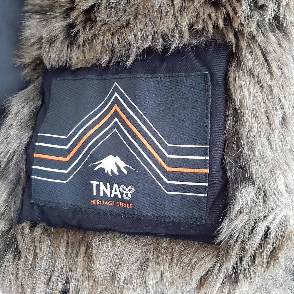 Aritzia Black Ski & Snow Jacket with Faux Fur Trim - Picture 12 of 16